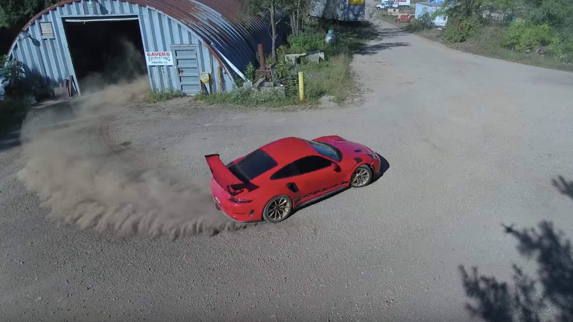 911-gt3-rs-on-dirt