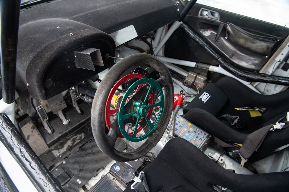 skoda-fabia-wrc-interior-steering-wheel-motorsport.jpg.jpg