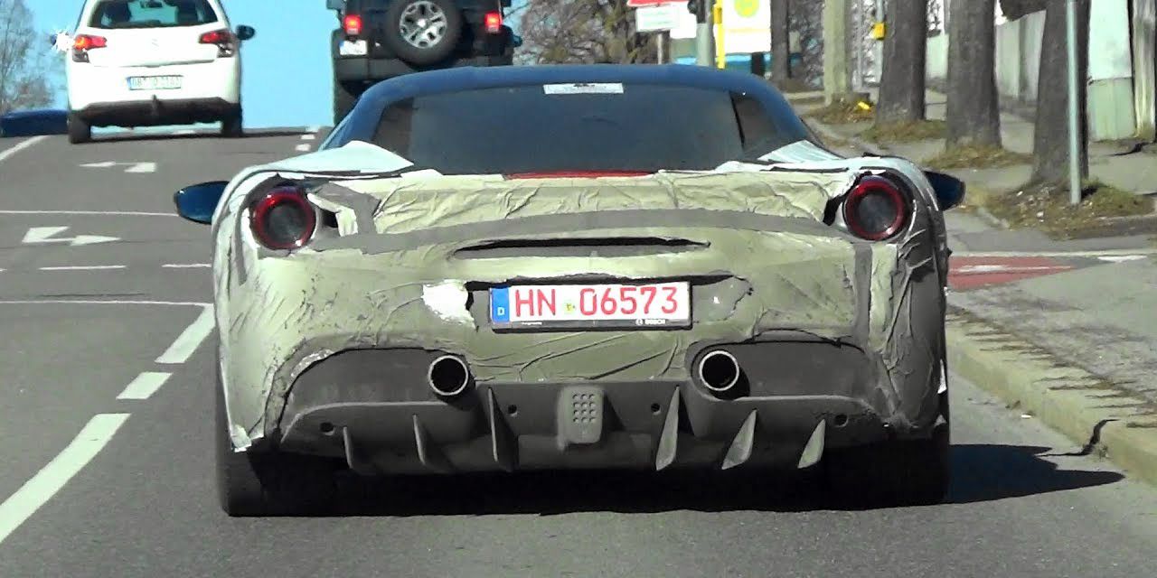 Maskovaný prototyp Ferrari spatřen v ulicích Stuttgartu
