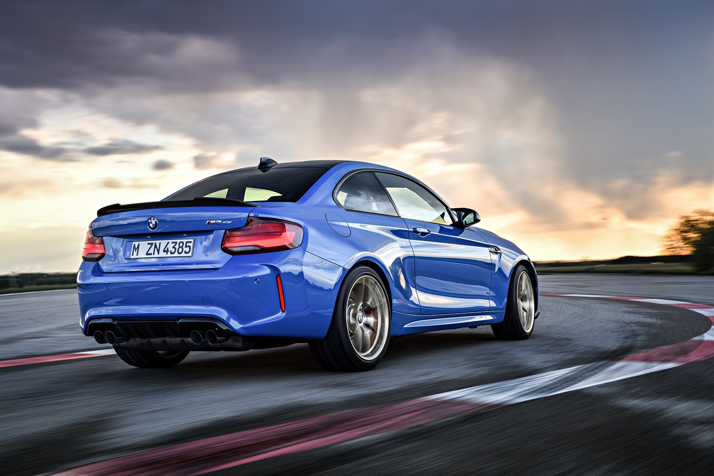p90374210_highres_the-all-new-bmw-m2-c.jpg