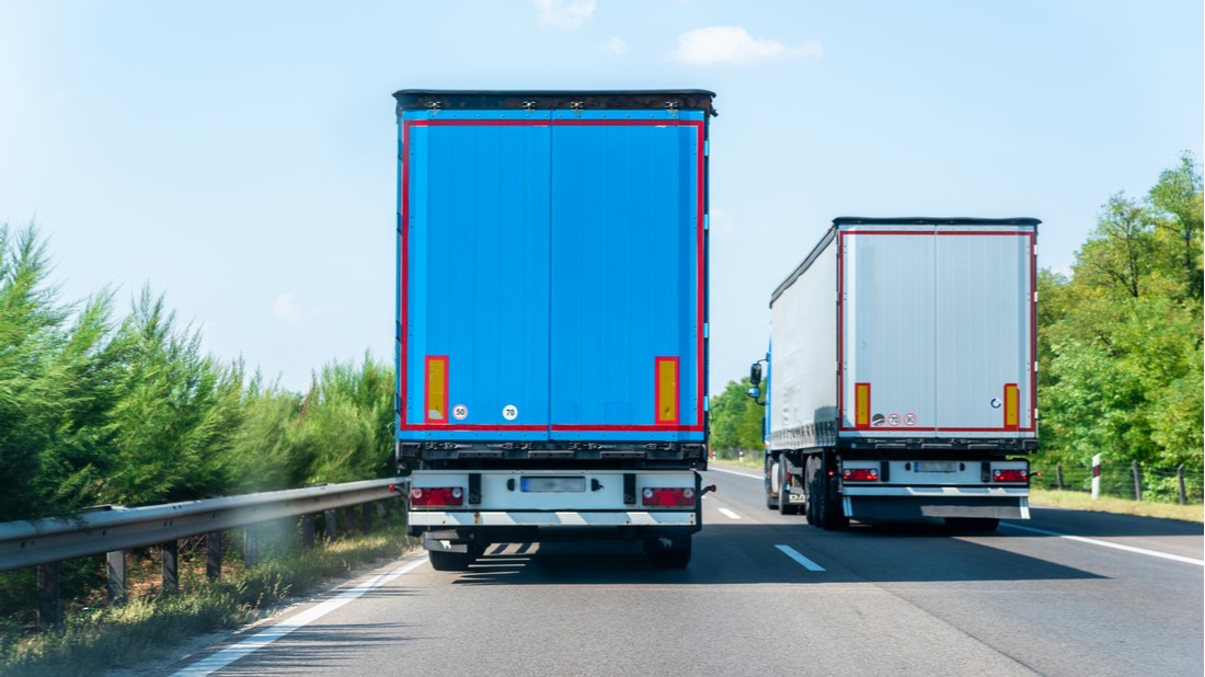 Zákaz jízdy kamionů v levém pruhu dálnic