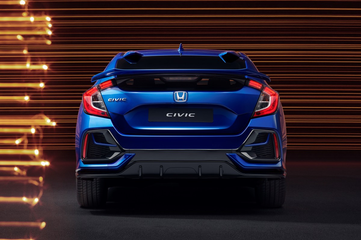 199071_new_honda_civic_sport_line_delivers_type_r-inspired_styling.jpg