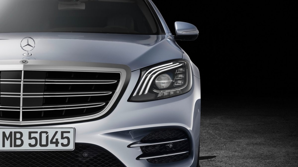 Mercedes-Benz je nejhodnotnější automobilovou značkou na světě