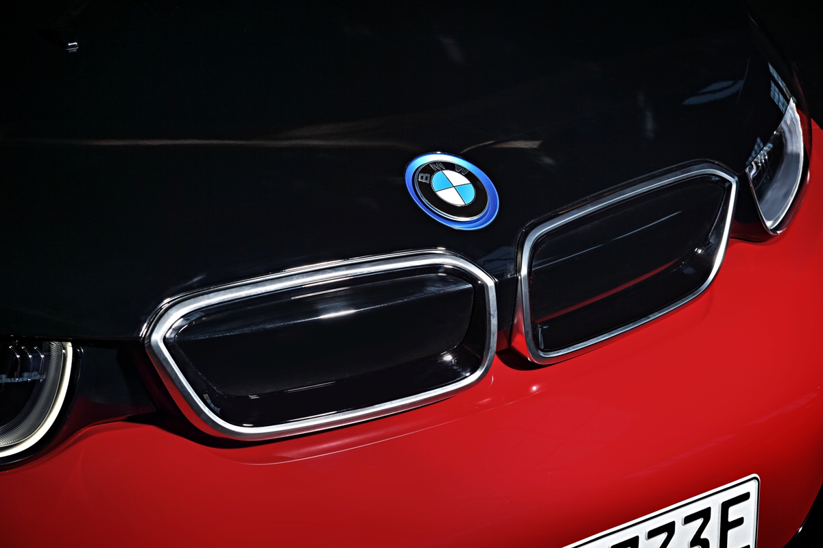 p90273575_highres_the-new-bmw-i3s-08-2.jpg