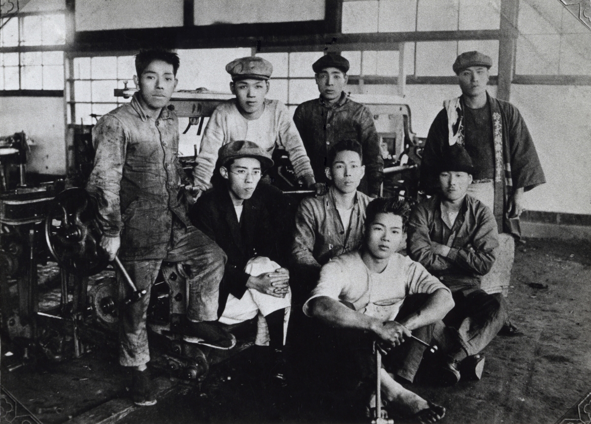 1922_suzuki_history_zamestnanci.jpg