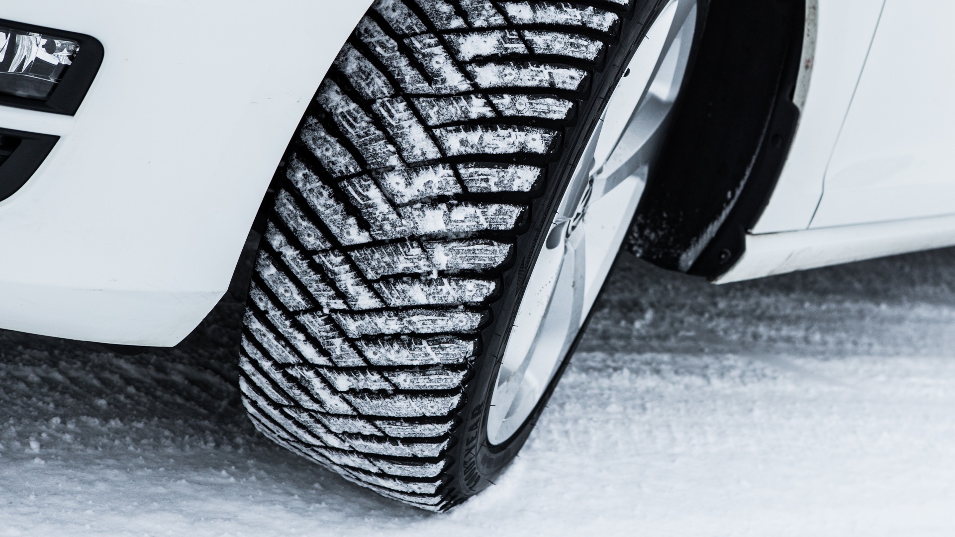 Zimní pneumatiky jsou po roce opět povinné! Co všechno potřebujete vědět?