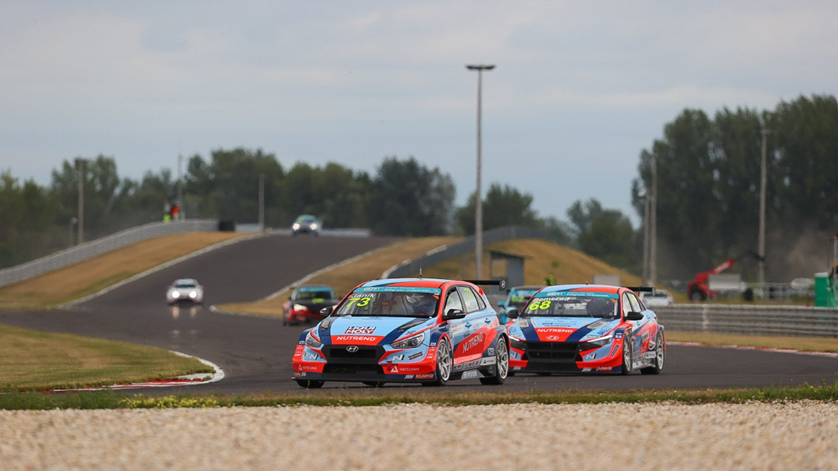 Týmu Hyundai Janík Motorsport se dařilo na Slovakia Ringu
