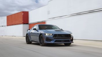 new_ford_mustang_4-352x198.jpg