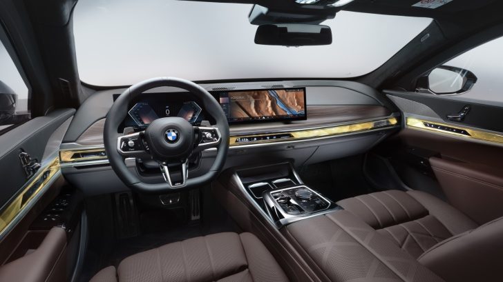 p90516174_lowres_the-new-bmw-760i-xdr-728x409.jpg