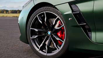 p90535752_highres_the-bmw-z4-m40i-with-352x198.jpg