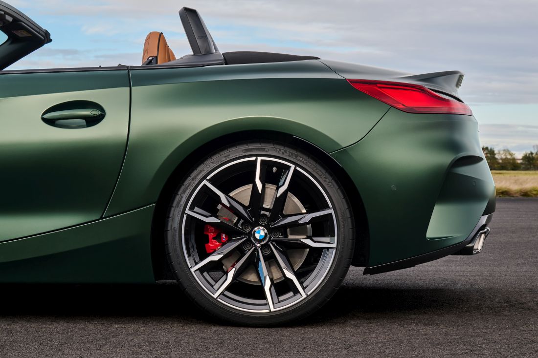 p90535754_highres_the-bmw-z4-m40i-with.jpg