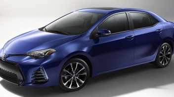 2017-toyota-corolla-xse-front-view-from-above-352x198.jpg